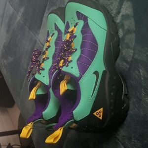 Nike ACG | Air Mada menta green/black low-top boot sneakers | MENS 10 NWT